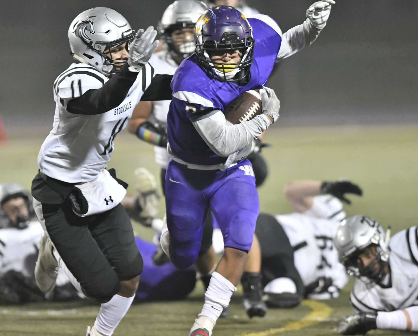 111618 Stockdale Righetti football 30.jpg
